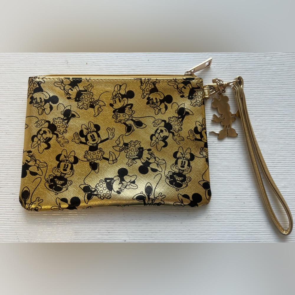 NWOT cute Disney Minnie Mouse wristlet